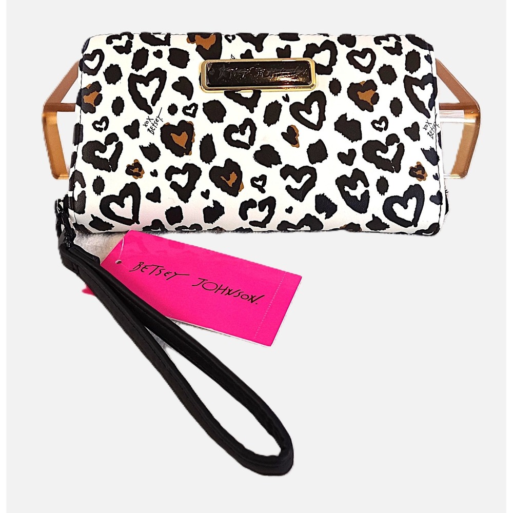 Betsey Johnson‎ Leopard Heart Print Wristlet Wallet Clutch Zip Around NWT
